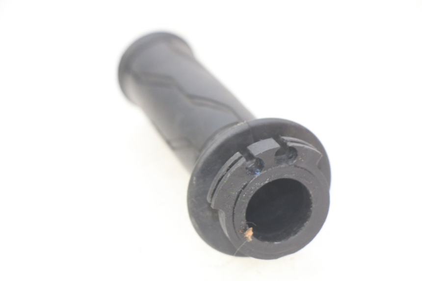 photo de THROTTLE GRIP YAMAHA N-MAX NMAX 125 (2017 - 2020) - Zoom on usage condition