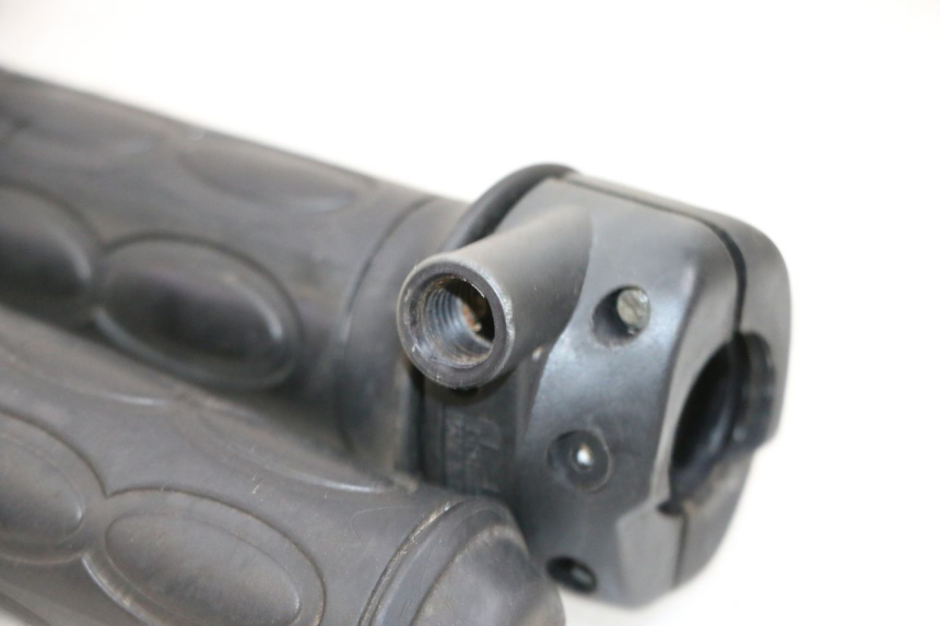 photo de THROTTLE GRIP YAMAHA NEO'S NEOS 2T 50 (1998 - 2007) - Alternative perspective