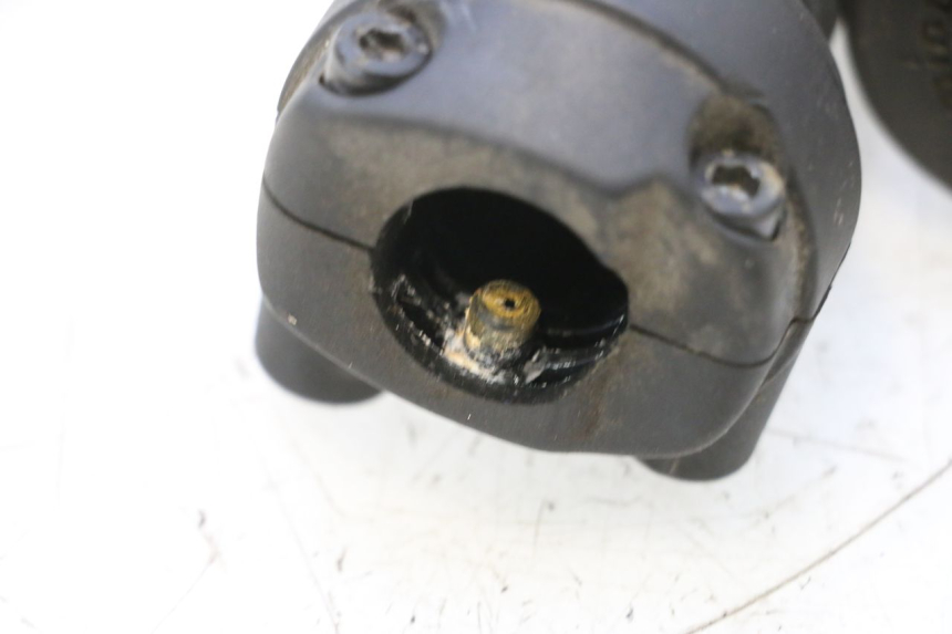 photo de THROTTLE GRIP YAMAHA NEOS NEO'S 4T 50 (2008 - 2016) - Zoom on usage condition