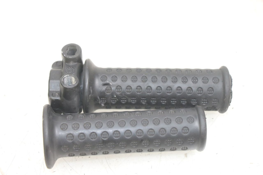photo de THROTTLE GRIP PIAGGIO NEW TYPHOON 50 (2018 - 2021) - Zoom on usage condition