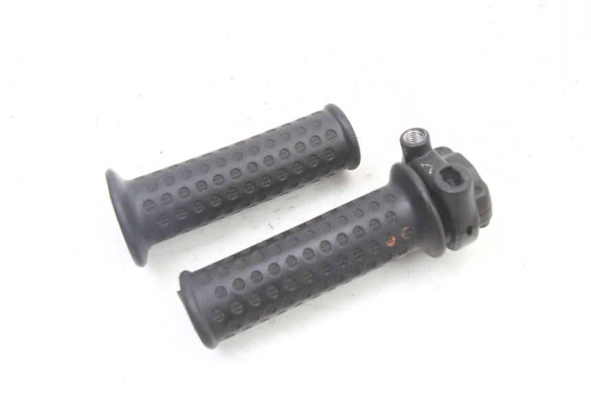 photo de THROTTLE GRIP PIAGGIO NEW TYPHOON 50 (2018 - 2021) - Alternative perspective