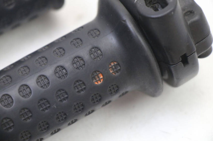 photo de THROTTLE GRIP PIAGGIO NEW TYPHOON 50 (2018 - 2021) - Product overview