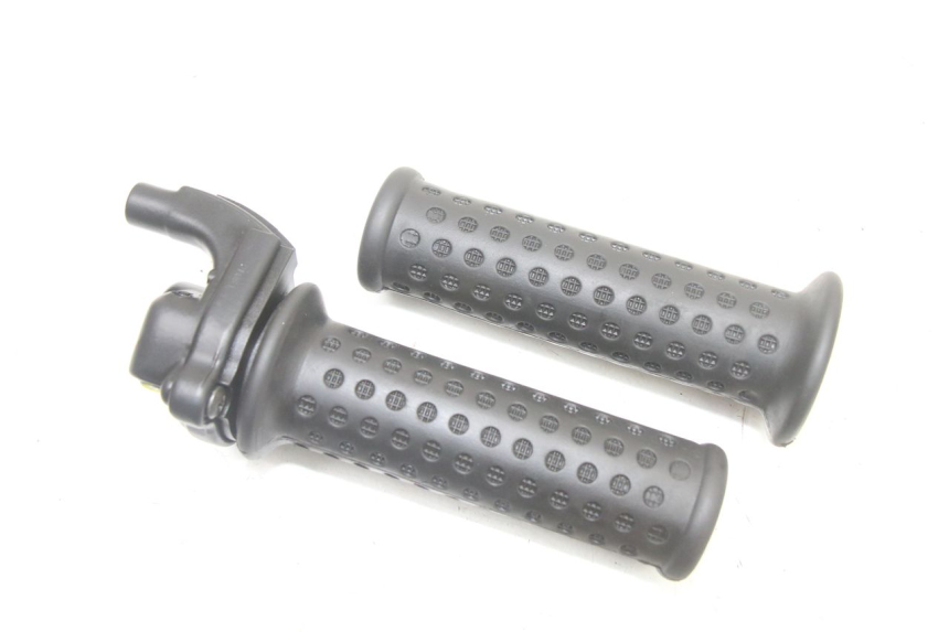 photo de THROTTLE GRIP PIAGGIO NRG POWER PUREJET 50 (2018 - 2021) - Main view