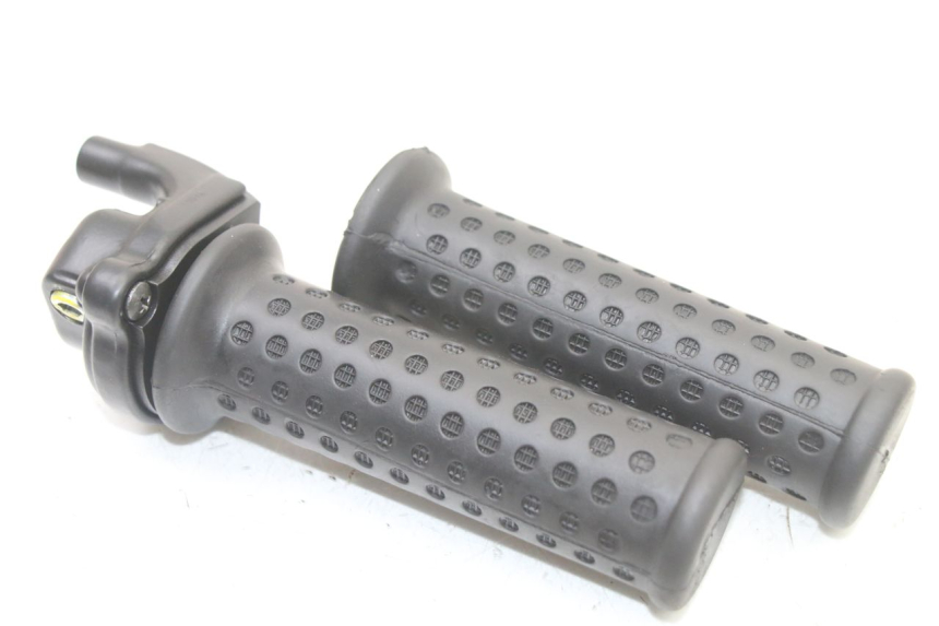 photo de THROTTLE GRIP PIAGGIO NRG POWER PUREJET 50 (2018 - 2021) - Component detail