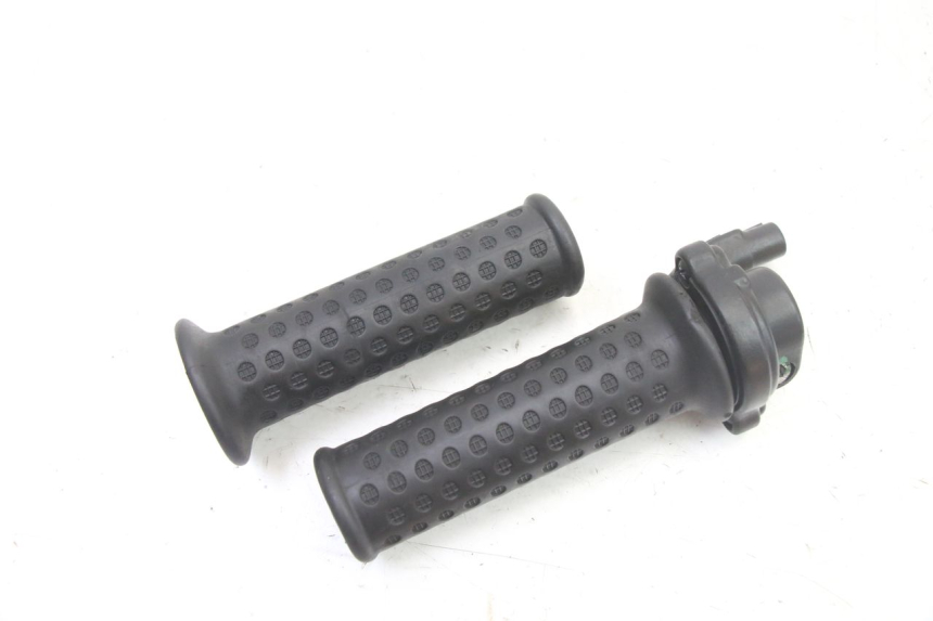 photo de THROTTLE GRIP PIAGGIO NRG POWER PUREJET 50 (2018 - 2021) - Alternative perspective