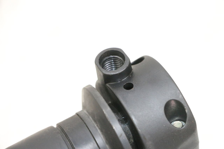 photo de THROTTLE GRIP JM MOTORS OLDIES GT 4T 50 (2018 - 2025) - Zoom on usage condition