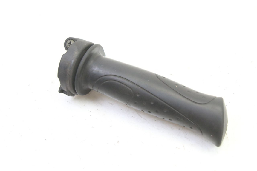 photo de THROTTLE GRIP SYM ORBIT 2 4T 50 (2008 - 2017) - Zoom on usage condition