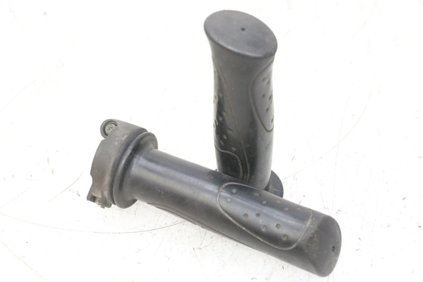 photo de THROTTLE GRIP SYM ORBIT 2 4T 50 (2008 - 2017) - Main view