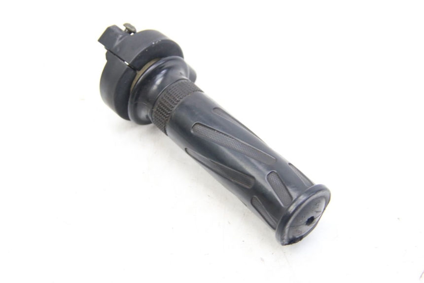 photo de THROTTLE GRIP TNT MOTOR OTTO 2T 50 (2012 - 2018) - Zoom on usage condition