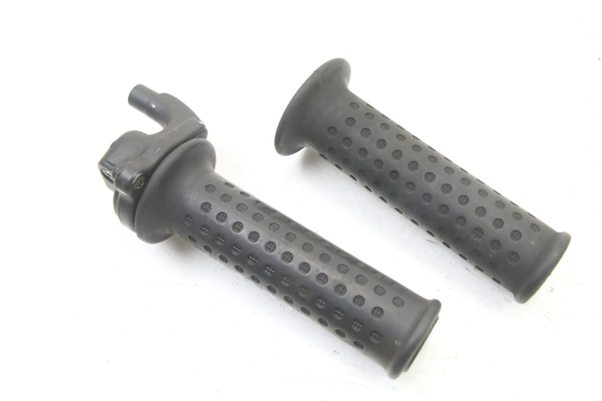 photo de THROTTLE GRIP PIAGGIO VESPA GRANTURISMO 125 (2003 - 2007) - Main view