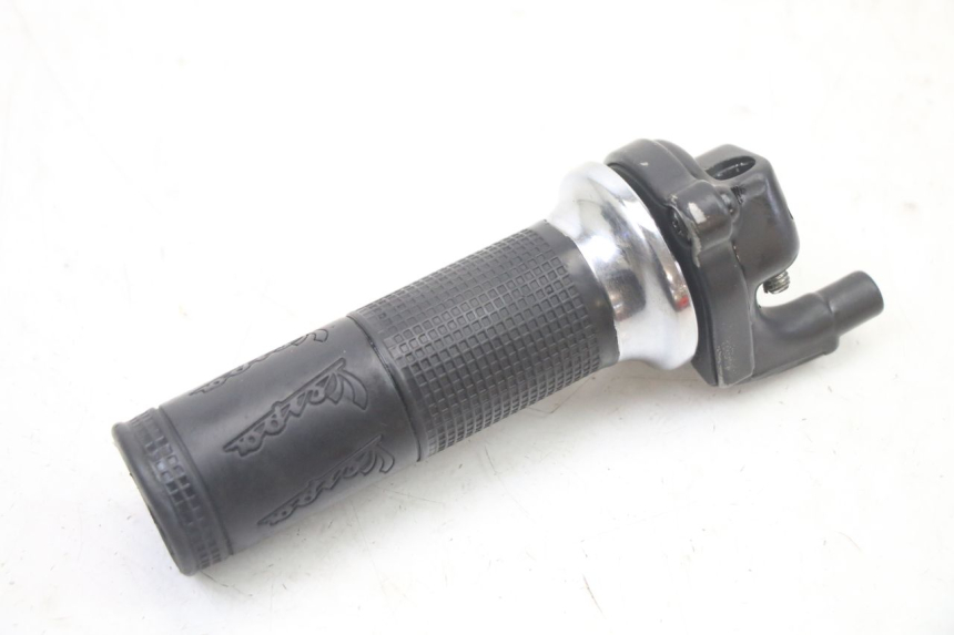 photo de THROTTLE GRIP PIAGGIO VESPA LX 2T 50 (2005 - 2013) - Alternative perspective