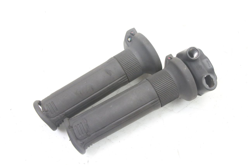 photo de THROTTLE GRIP PIAGGIO VESPA LX IE 125 (2010 - 2012) - Alternative perspective