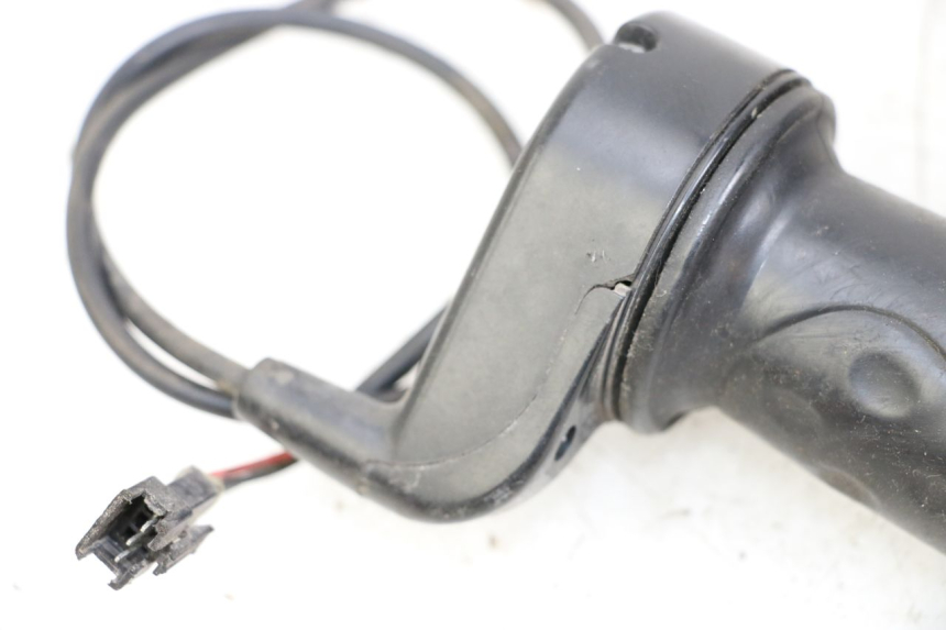 photo de THROTTLE GRIP DOLPHIN PYGMY 1 (2020 - 2024) - Technical close-up