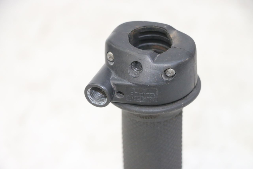 photo de THROTTLE GRIP APRILIA RALLY AC 50 (1995 - 2004) - Component detail