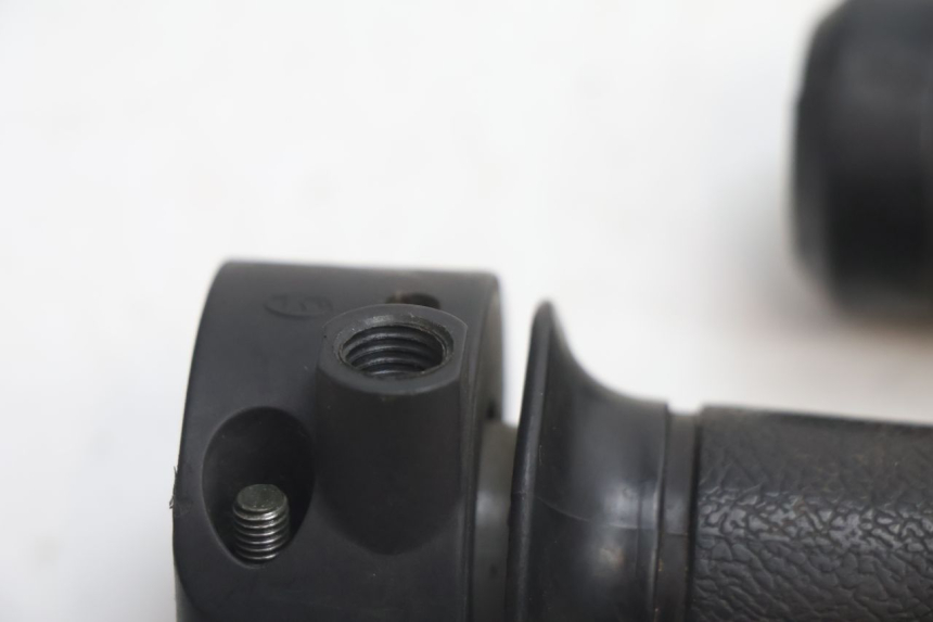 photo de THROTTLE GRIP YIYING RETRO 50 (2008 - 2017) - Technical close-up