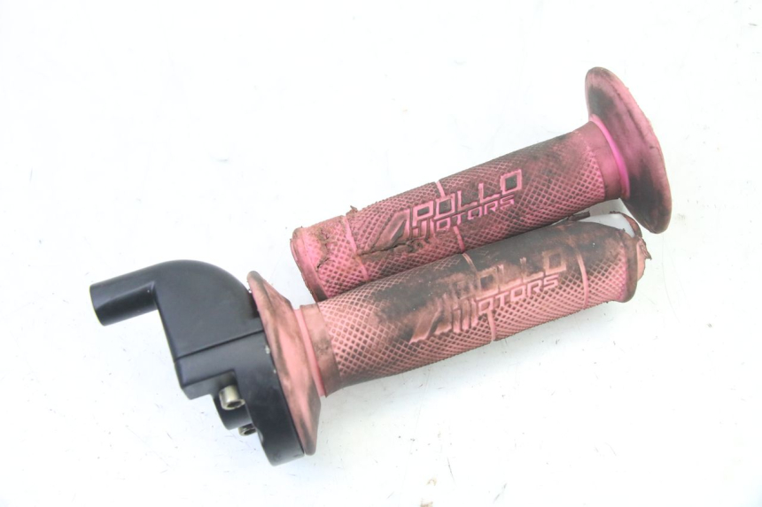 photo de THROTTLE GRIP APOLLO RFZ 150 - Component detail