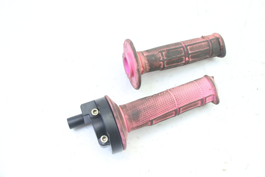 photo de THROTTLE GRIP APOLLO RFZ 150 - Alternative perspective