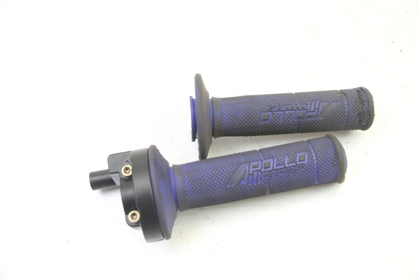 photo de THROTTLE GRIP APOLLO RFZ 125 - Component detail