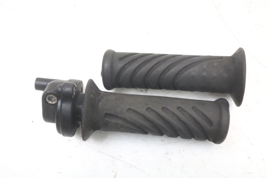 photo de THROTTLE GRIP GILERA RUNNER LC 50 (1997 - 1998) - Main view