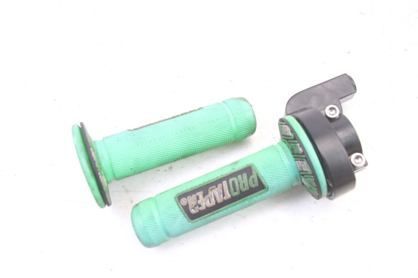 photo de THROTTLE GRIP APOLLO RXF 125 - Alternative perspective