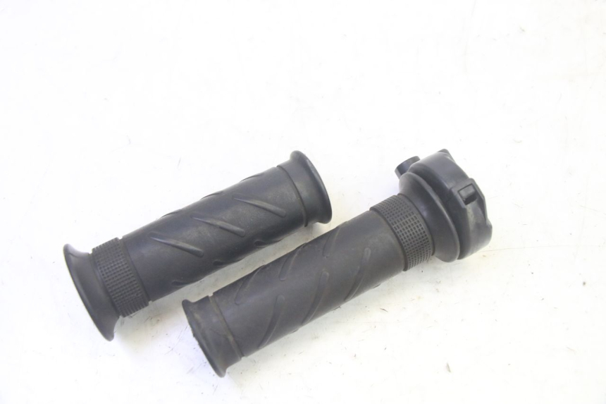 photo de THROTTLE GRIP DAELIM S1 125 (2007 - 2016) - Alternative perspective