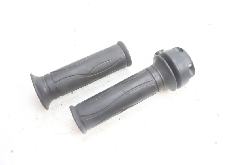 photo de THROTTLE GRIP JM MOTORS SANTANA EVO 50 (2024 - 2026) - Alternative perspective