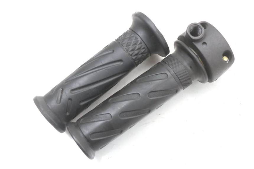 photo de THROTTLE GRIP JM MOTORS SANTANA 50 (2014 - 2023) - Alternative perspective