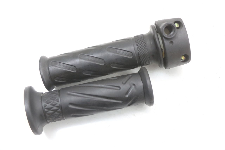 photo de THROTTLE GRIP JM MOTORS SANTANA 50 (2014 - 2023) - Technical close-up