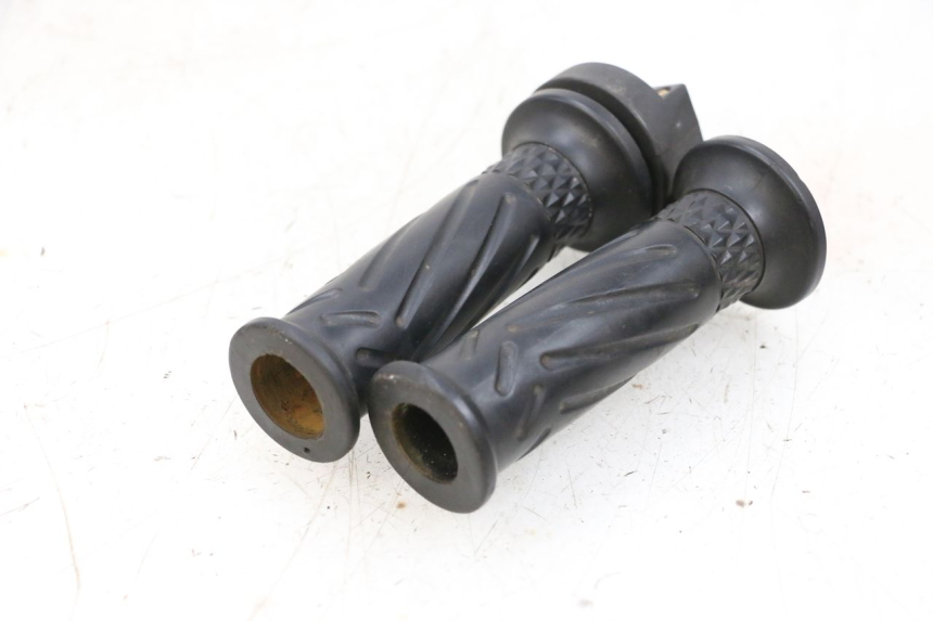 photo de THROTTLE GRIP JM MOTORS SANTANA 50 (2014 - 2023) - Component detail