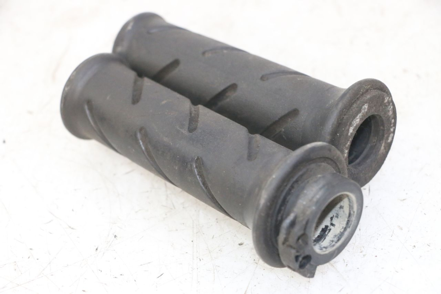 photo de THROTTLE GRIP PEUGEOT SATELIS 125 (2013 - 2018) - Main view