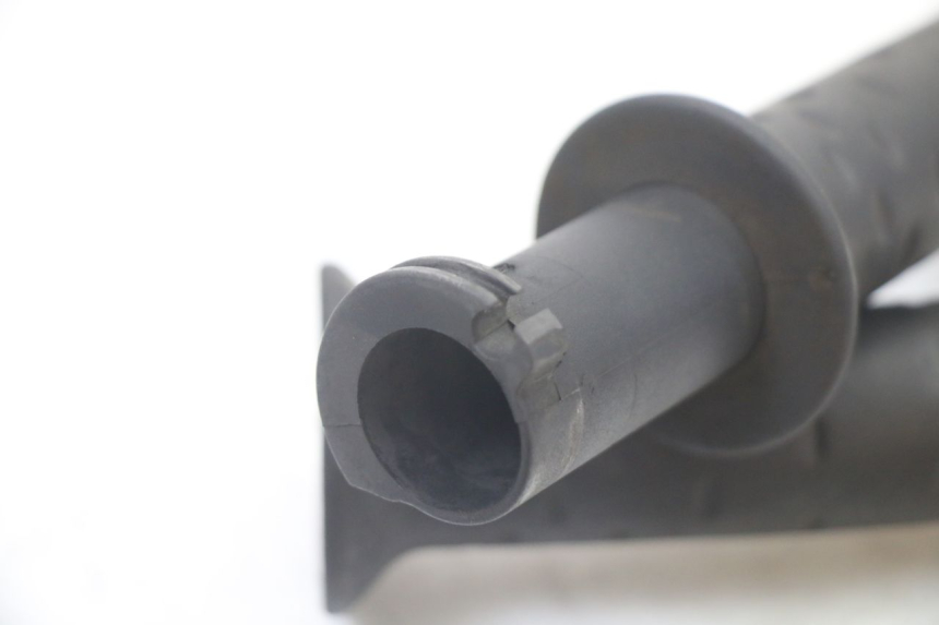 photo de THROTTLE GRIP APRILIA SCARABEO GT TOURING 125 (1999 - 2005) - Component detail