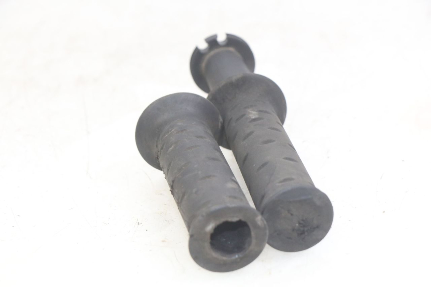 photo de THROTTLE GRIP APRILIA SCARABEO LIGHT 125 (2007 - 2011) - Component detail