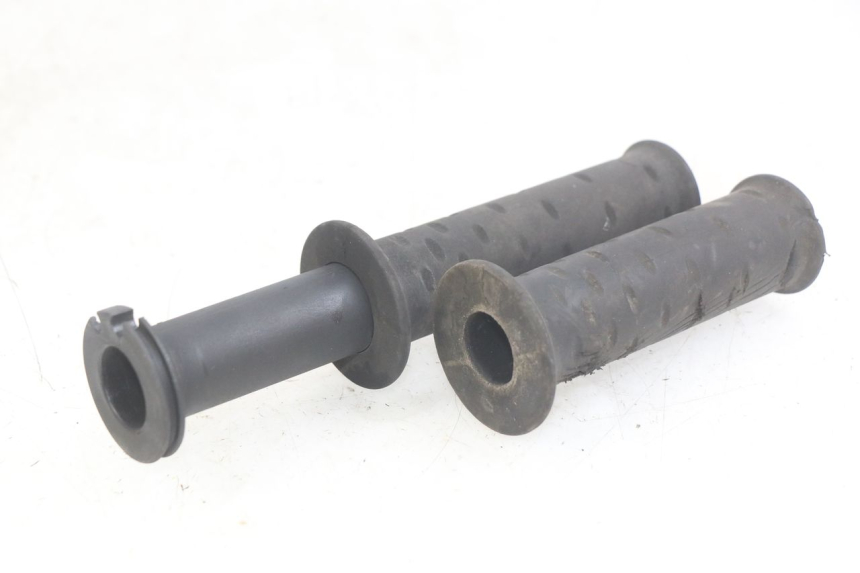 photo de THROTTLE GRIP APRILIA SCARABEO LIGHT 125 (2007 - 2011) - Alternative perspective