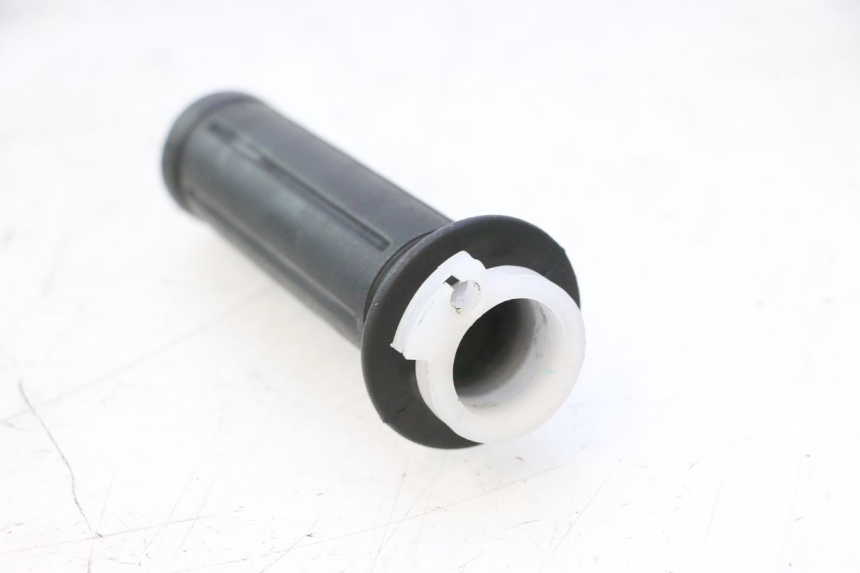 photo de THROTTLE GRIP HONDA SCV LEAD 100 (2003 - 2007) - Zoom on usage condition
