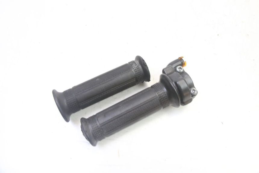 photo de THROTTLE GRIP DERBI SENDA SM DRD 50 (2008 - 2013) - Alternative perspective