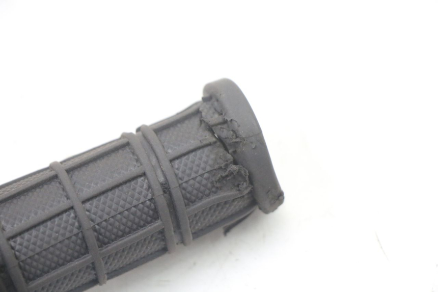 photo de THROTTLE GRIP SMALL MX THUNDER 250 - Zoom on usage condition