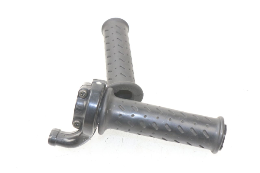 photo de THROTTLE GRIP TRIUMPH SPEED TRIPLE 1050 (2005 - 2007) - Component detail