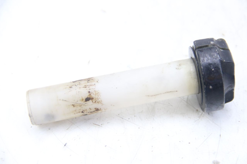 photo de THROTTLE GRIP YAMAHA SR 125 (1982 - 2003) - Zoom on usage condition