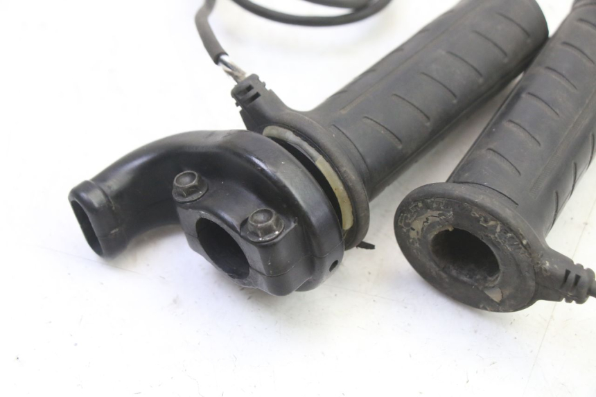 photo de THROTTLE GRIP KTM SUPERENDURO R 950 (2005 - 2009) - Zoom on usage condition