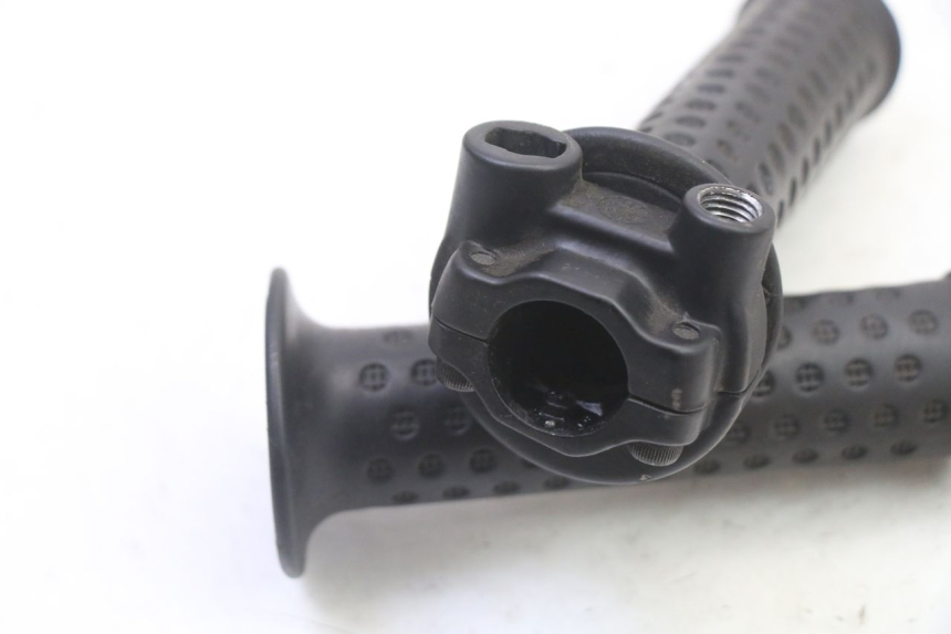 photo de THROTTLE GRIP APRILIA SXR 50 (2021 - 2023) - Zoom on usage condition