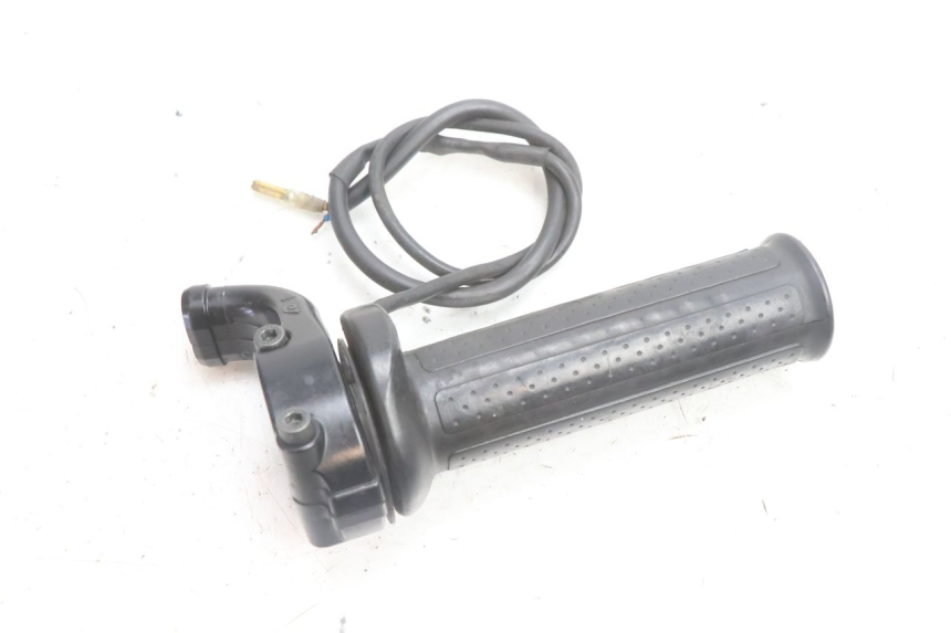 photo de THROTTLE GRIP YAMAHA TDM ABS 900 (2002 - 2014) - Alternative perspective