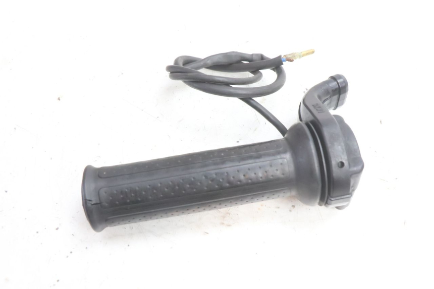 photo de THROTTLE GRIP YAMAHA TDM ABS 900 (2002 - 2014) - Surface and material condition