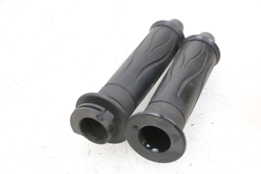 photo de THROTTLE GRIP NECO TEMPO 4T 50 (2022 - 2026) - Component detail