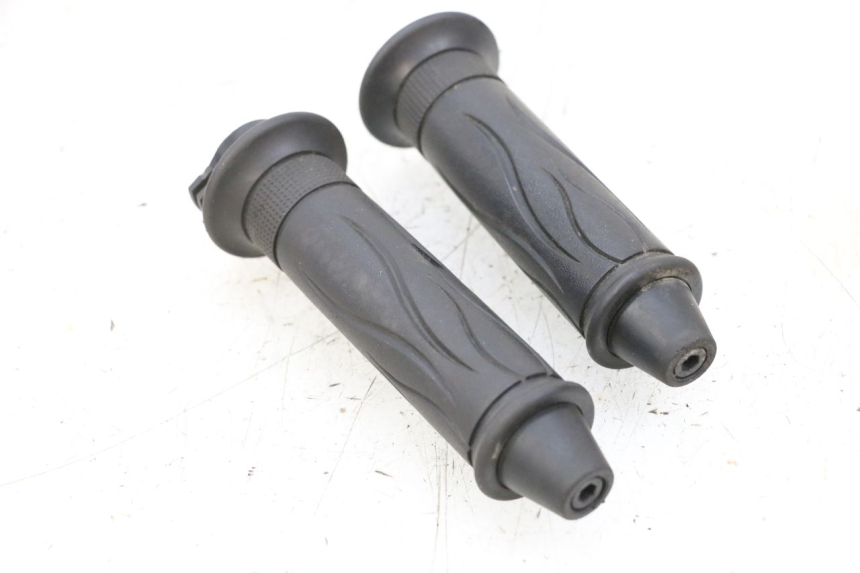 photo de THROTTLE GRIP NECO TEMPO 4T 50 (2022 - 2026) - Alternative perspective