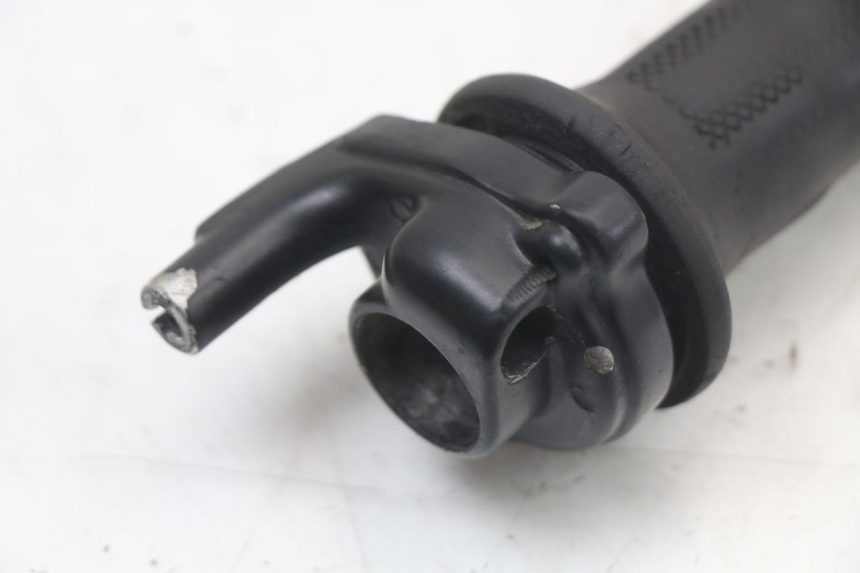 photo de THROTTLE GRIP PIAGGIO TYPHOON 50 (2000 - 2009) - Component detail