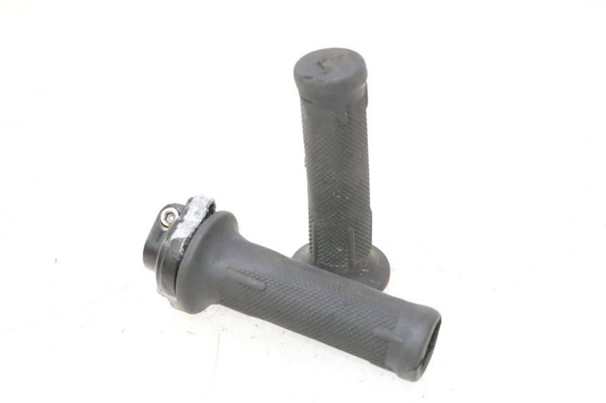 photo de THROTTLE GRIP PIAGGIO TYPHOON 50 (2000 - 2009) - Main view