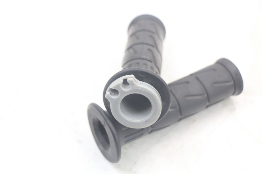photo de THROTTLE GRIP KAWASAKI VERSYS ABS 650 (2015 - 2018) - Zoom on usage condition