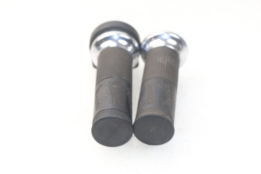 photo de THROTTLE GRIP PIAGGIO VESPA LX IE 125 (2010 - 2012) - Alternative perspective