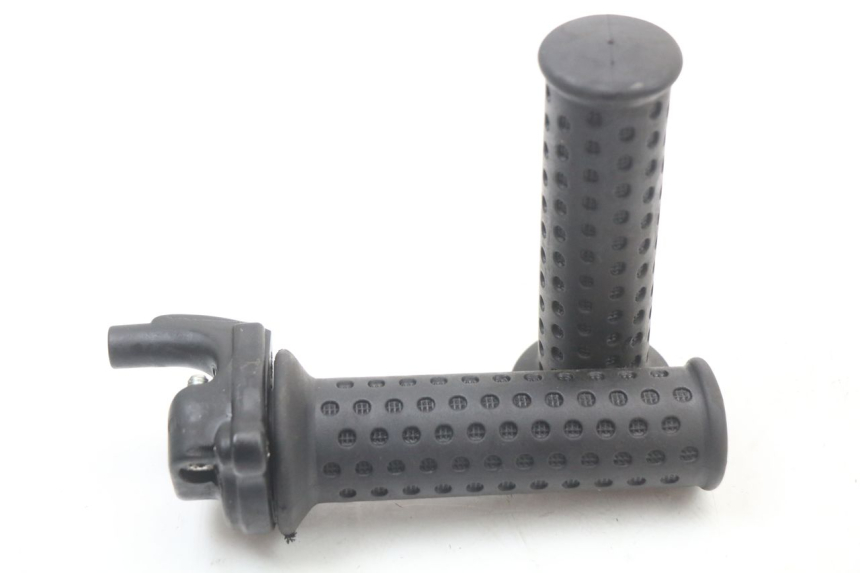 photo de THROTTLE GRIP PIAGGIO VESPA LX 125 (2005 - 2010) - Component detail
