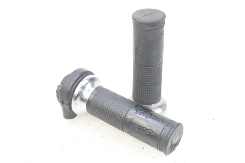 photo de THROTTLE GRIP PIAGGIO VESPA LXV 125 (2006 - 2009) - Main view